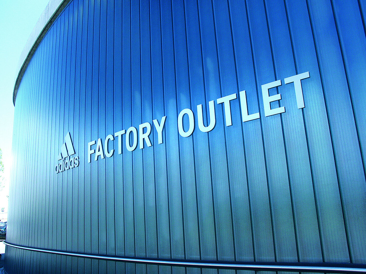 Adidas Outlet, Herzogenaurach | Glasfabrik Lamberts